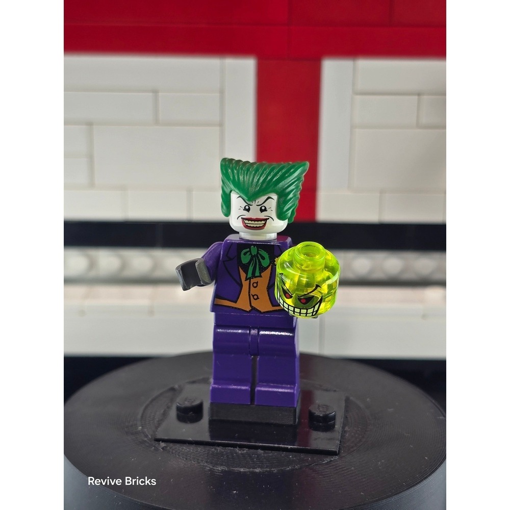 DC Universe - bat005 - The Joker - Orange Vest